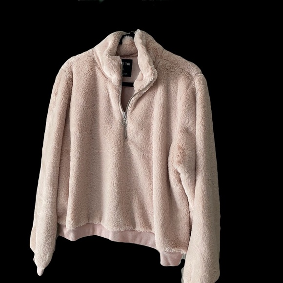 Quarter Zip Faux Fur Plus Size Cropped Pullover - Picture 4 of 5